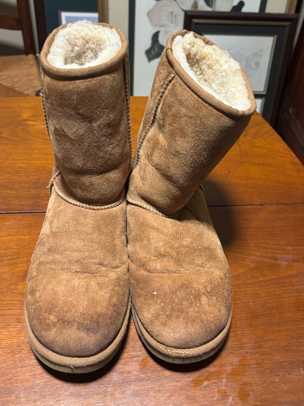 UGG Women’s Classic Short  II Boots Chestnut Size 9